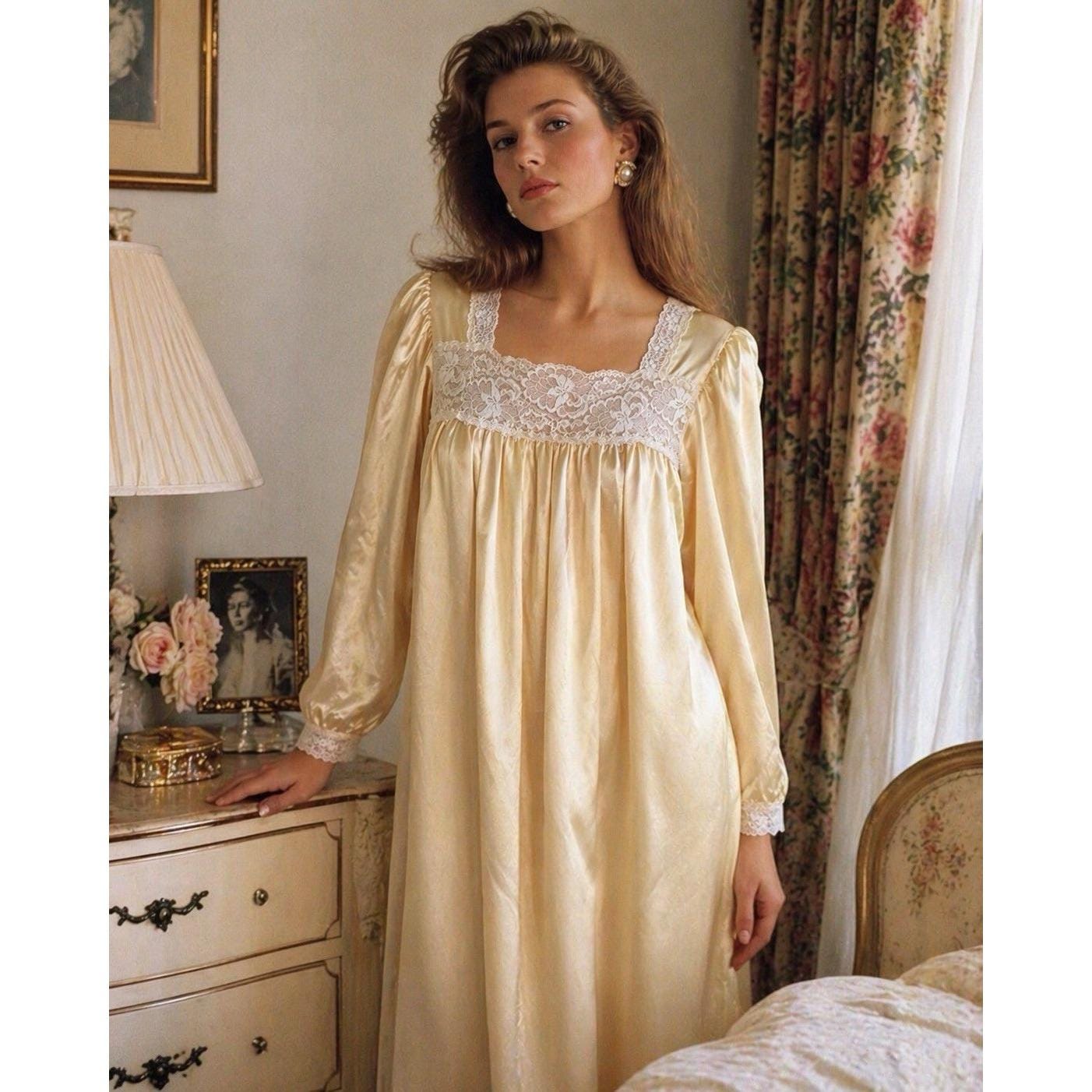 ヴィンテージ　クリスチャンディオール　ランジェリー　ネグリジェ　ナイトドレス Vintage Christian Dior Night Gown - Etsy