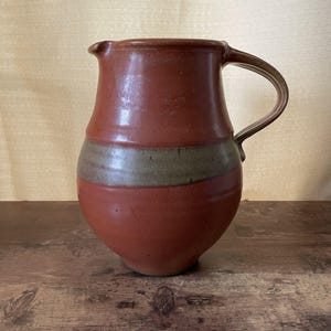 Vintage Robert Crystal Vermont Signed Studio Pottery Pitcher / Brown Glazed Stoneware Art Pottery / Rustic Farmhouse Decor / Primitive Decor