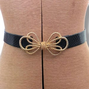 Vintage 1980&#39;s Mimi di N Women&#39;s Bow Belt Buckle / Gold Buckle with Black Snakeskin Belt