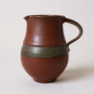 Vintage Robert Crystal Vermont Signed Studio Pottery Pitcher / Brown Glazed Stoneware Art Pottery / Rustic Farmhouse Decor / Primitive Decor