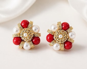 Pendientes vintage de los años 80 / Pendientes de clip con perlas de imitación y cuentas rojas en tono dorado / Estilo preppy de yate