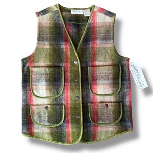 Vintage 90's Women's Wool Vest / Size Small Petite / Green Plaid Vest / Vintage Deadstock /  Cabincore Vintage