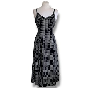 Vestido vintage Byer Too! Feminino, tamanho P, com bolinhas pretas e brancas, estilo grunge dos anos 90, estilo vintage minimalista