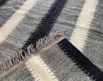 Handwoven Wool kilim: Black, Grey, and White Geometric kilim, 8x10 rug, 5x8 rug,