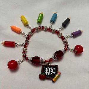 Teacher’s Appreciation Gift - Teacher Kandi bracelet - rainbow/ROY G BIV - apples - stretchy