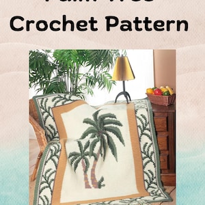 Puede incluir: Un patrón de ganchillo para un diseño de palmera. La imagen muestra una manta de color crema con un gran motivo de palmera en verde y marrón. La manta tiene un borde con un patrón de hojas repetido y el texto "Palm Tree Crochet Pattern" en la parte superior.