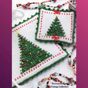Crochet Christmas Tree Pot Holder Pattern: Holiday Kitchen Decor (PDF Pattern)