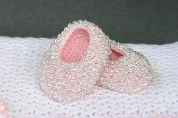 DESCARGA INSTANTE 'Oh La La' Crochet Bejeweled Pearl Baby Bootie