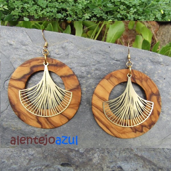 Earrings olive wood Ginkgo leaf leaves large gold plated gildet ethno yoga créoles round wooden earhangers boho alentejoazul natural jewelry