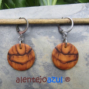 Boucles d'oreilles bois d'olivier créoles 2 cm bijoux bois cercles alentejoazul olive légère boho hippie vegan naturel image 5