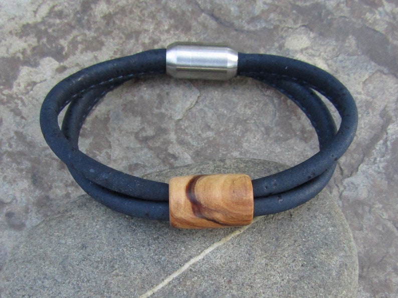 Armband Olivenholz Kork Holz Magnet Edelstahl Holz natur blau korkarmband Herrenarmband vegan alentejoazul geschenk mann männer holzschmuck Bild 4