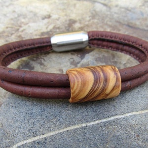 Armband Olivenholz Kork Holz Magnet Edelstahl Holz natur blau korkarmband Herrenarmband vegan alentejoazul geschenk mann männer holzschmuck Bild 3