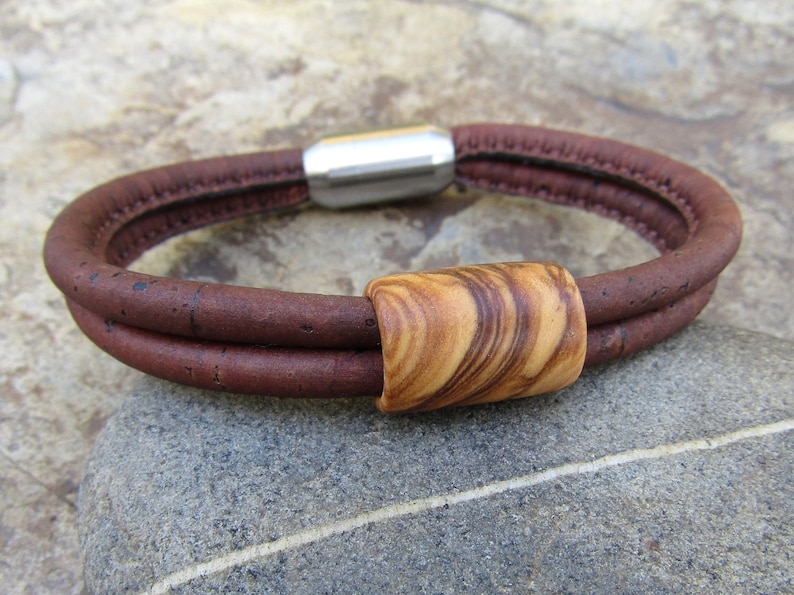 Armband Olivenholz Kork Holz Magnet Edelstahl Holz natur blau korkarmband Herrenarmband vegan alentejoazul geschenk mann männer holzschmuck Bild 3