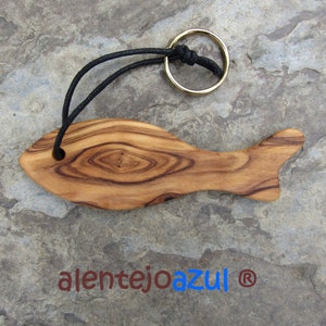 Key ring Fish olive wood Keychain wooden pendant fish alentejaozul portugal sea ozean present men man fisher baptism image 1