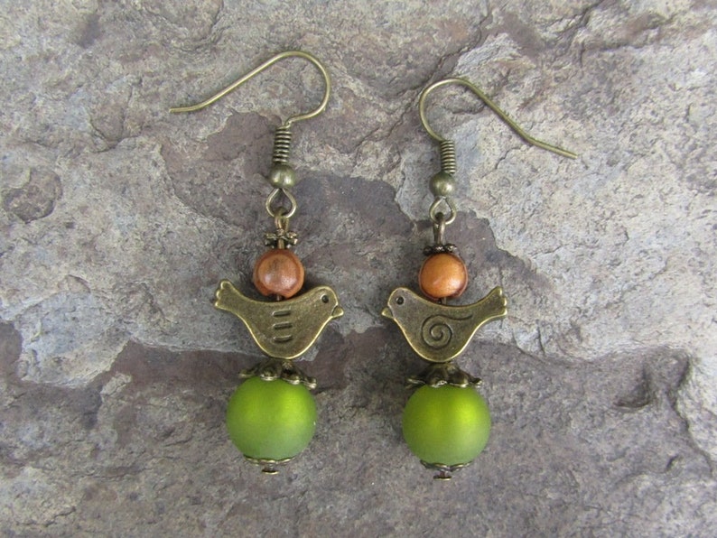 Earrings olive wood Bird olive green bronze wooden jewelry birds silveralentejoazul earhangers natural jewelry image 4