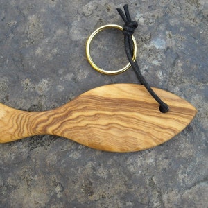 Key ring Fish olive wood Keychain wooden pendant fish alentejaozul portugal sea ozean present men man fisher baptism image 2