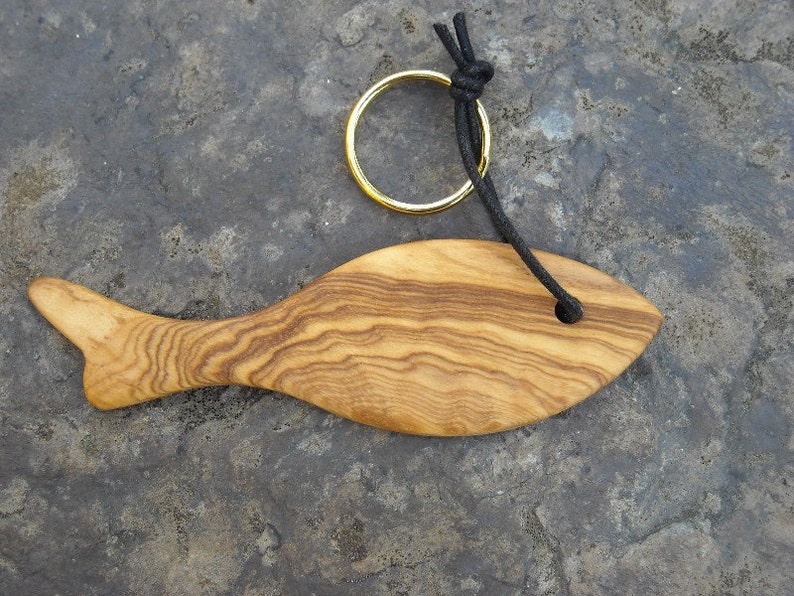 Key ring Fish olive wood Keychain wooden pendant fish alentejaozul portugal sea ozean present men man fisher baptism image 1