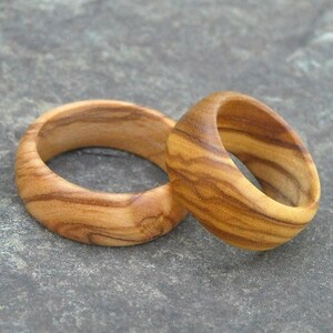 2 anillos madera olivo alianza boda pareja anillos compromiso madera joyeria alentejoazul pareja boda 5 aniversario imagen 3