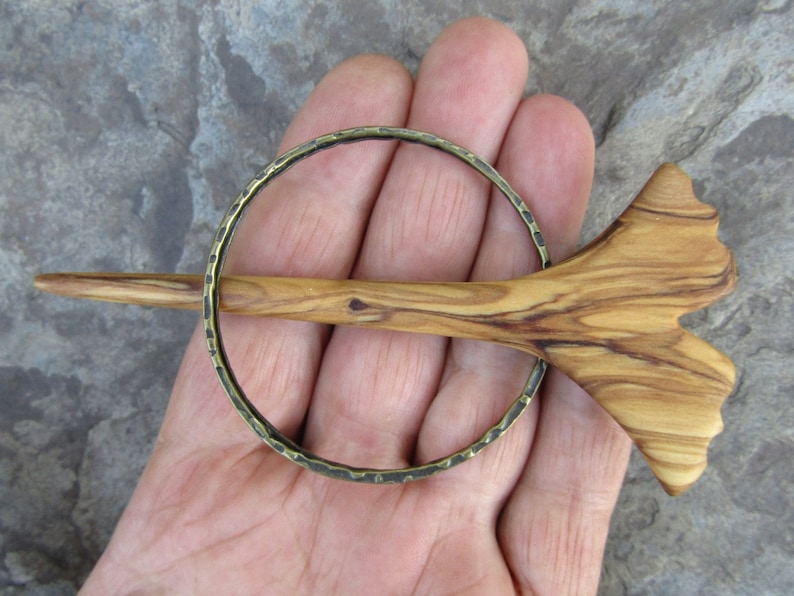 Hairpin Ginkgo leaf olive wood circle ring Hairfork shawl pin bun Hair stick wooden hair slide round barrette leaves scarf pin alentejoazul image 8