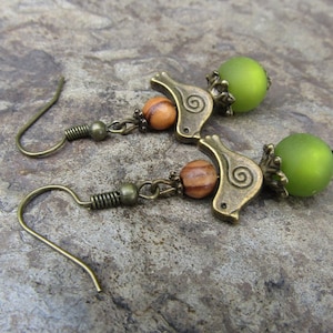Earrings olive wood Bird olive green bronze wooden jewelry birds silveralentejoazul earhangers natural jewelry image 1