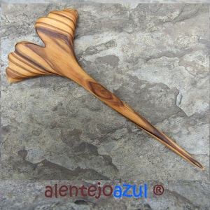 Hairpin Ginkgo leaf olive wood Hairfork shawl pin Hairstick wooden hair stick leaves scarf pin alentejoazul handmade vegan natural