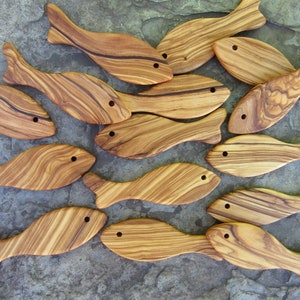 Key ring Fish olive wood Keychain wooden pendant fish alentejaozul portugal sea ozean present men man fisher baptism image 5