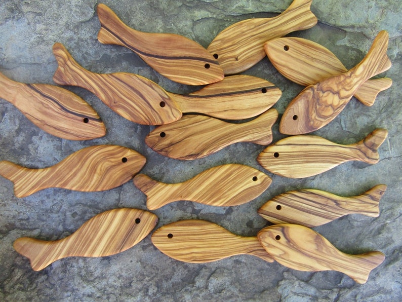 Key ring Fish olive wood Keychain wooden pendant fish alentejaozul portugal sea ozean present men man fisher baptism image 6