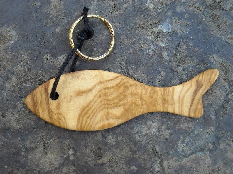 Key ring Fish olive wood Keychain wooden pendant fish alentejaozul portugal sea ozean present men man fisher baptism image 3