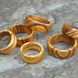 2 anillos madera olivo alianza boda pareja anillos compromiso madera joyeria alentejoazul pareja boda 5 aniversario imagen 6