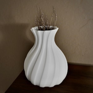 3D Printed Vase Elegant White Vase – Modern Home Décor planter, Minimalist Design, 8&quot; x 6.6&quot; & 5&quot; x 4.13&quot; Unique Decorative Vase for Flowers
