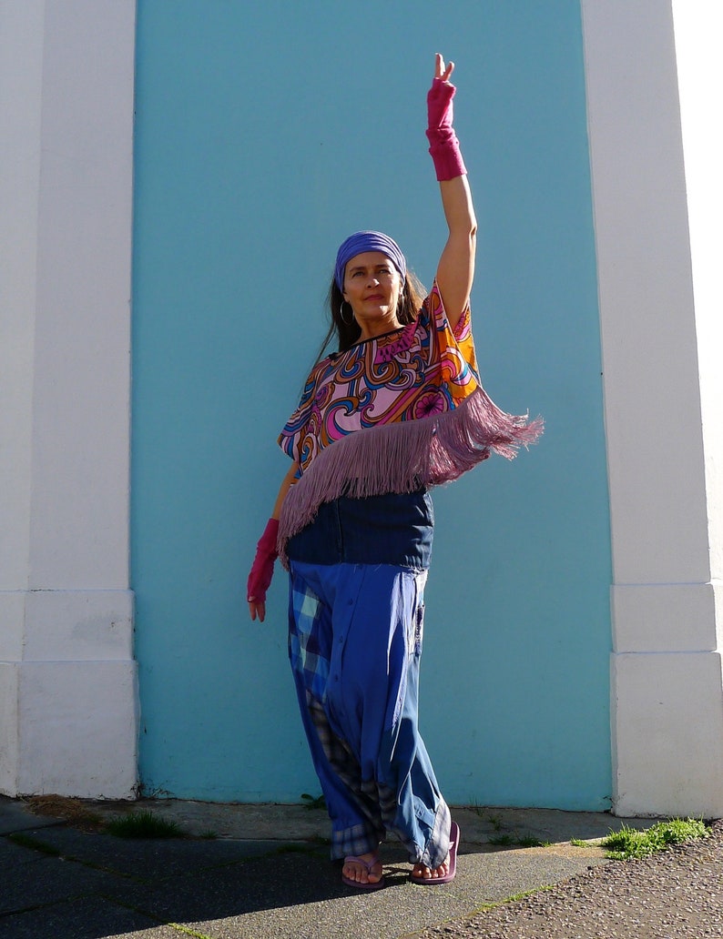 Upcycled Vintage Scarf Crop Top Kimono Style Fringed Lilac Pink & Turquoise Abstract Print image 4