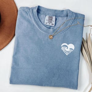 Summer Comfort Colors® Ocean Shirt, Coastal Tee, Womens Cute Vacation Tops, Trendy Summer Tee, Ocean Lover Gift For Surfer T-Shirt Blue Jean