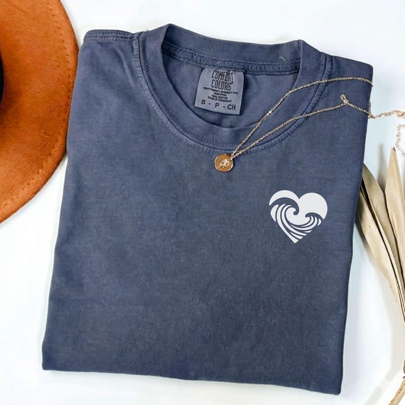Summer Comfort Colors® Ocean Shirt, Coastal Tee, Womens Cute Vacation Tops, Trendy Summer Tee, Ocean Lover Gift For Surfer T-Shirt Pepper