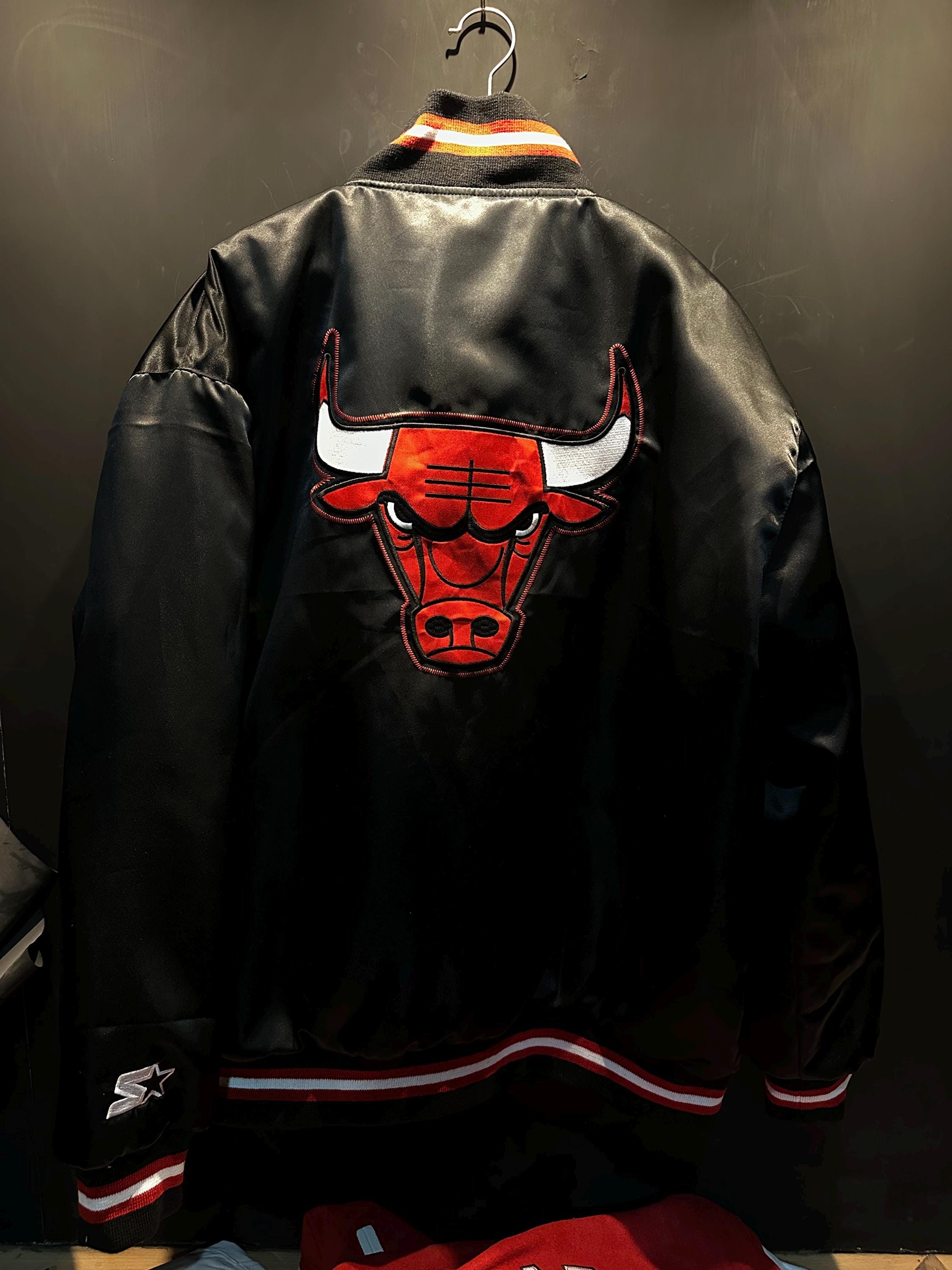 Chicago bulls starter jacket - Etsy 日本