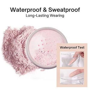 K&ouml;nnte beinhalten: Ein Beh&auml;lter mit rosa Gesichtspuder und einem hellrosa Puder versch&uuml;ttet. Der Text "Waterproof & Sweatproof" und "Long-Lasting Wearing" steht oben. Ein kleines Bild zeigt einen Wasserdichtigkeitstest.