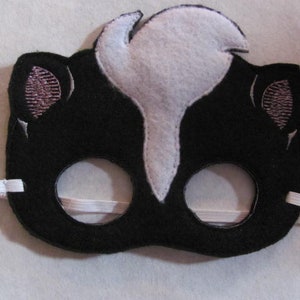 Skunk Mask - Skunk Photo Prop - Skunk Party Favor - Skunk Felt Mask- Skunk Birthday Party - Animal Party - Skunk Party Mask