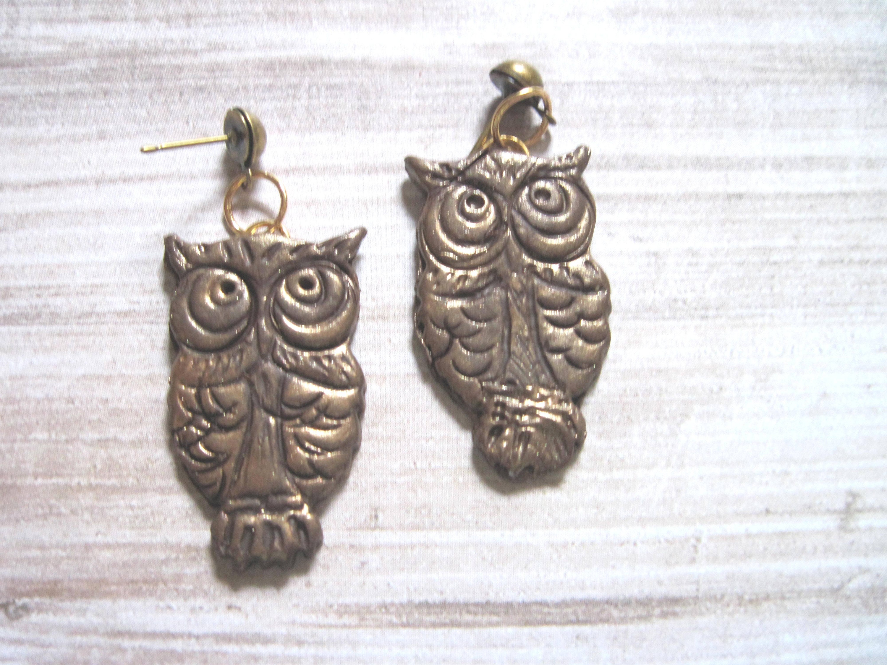 Owl earrings in bronze tone|  Handcrafted in polymer clay| Comfortably lightweight| FREE gift pouch|