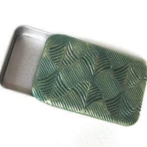 LARGE Metal slide top tin Moss green Zen leaves design Compact and sturdy storage Stash box Handmade unisex gift FREE velvet pouch image 4
