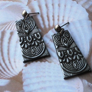 Retro Deco Chic earrings| Sophisticated in black & silver polymer clay| Handmade| Comfortably lightweight| FREE gift pouch| Nickel-free post