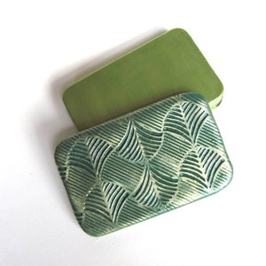 LARGE Metal slide top tin Moss green Zen leaves design Compact and sturdy storage Stash box Handmade unisex gift FREE velvet pouch image 3
