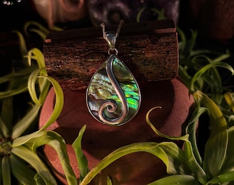The Ocean Serenity Pendant Talisman