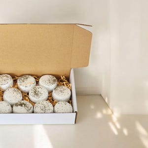 Aromatherapy Shower Steamers Set, Long-Lasting Pure Essential Oil Shower Bombs, Calming & Refreshing, Ideal Gift for Her