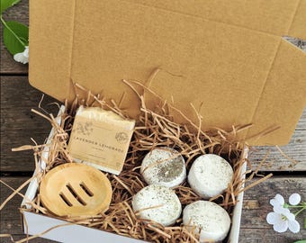 Shower Steamer Gift Set – Handmade Luxury Shower Soap & Aromatherapy Steamers, Wooden Tray, Perfect for Relaxation, Spa Gift