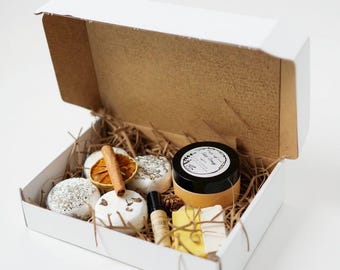 Aromatherapy Shower Steamer Gift Box: Vegan Soap, Body Butter & Essential Oil Roller