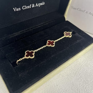 Authentic VCA 18k yellow gold Carnelian Clover bracelet