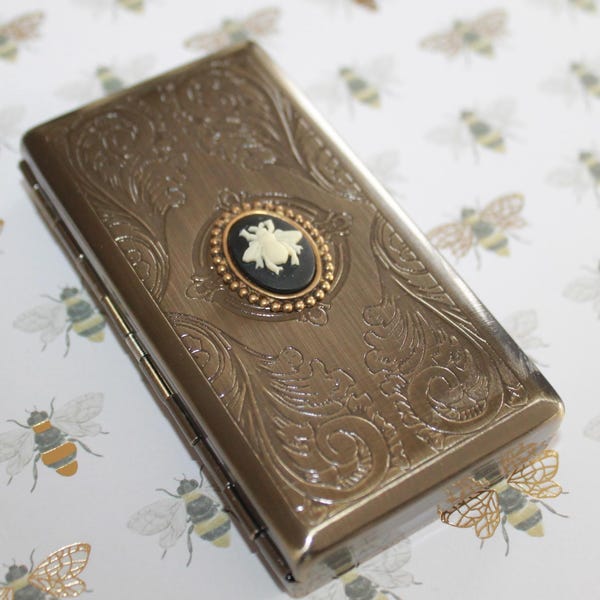 Viktorianischer Stil Honigbienen Cameo Zigaretten Etui - Schlankes Portemonnaie, Visitenkartenetui, geätzte Bronze, Geschenkbox, Bienen Glücksgeschenk für Sie und Ihn