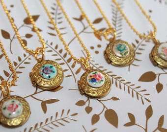 Tiny Vintage Round Picture Locket - Vintage Guilloche Locket, Memory Locket, Flower Locket, Birthday Gift, Gifts for Her, Tiny, small locket