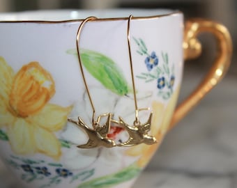 Brass Sparrow Dangle Earrings – Vintage-Inspired Bird Earrings for Nature Lovers, Perfect for Weddings or Special Occasions