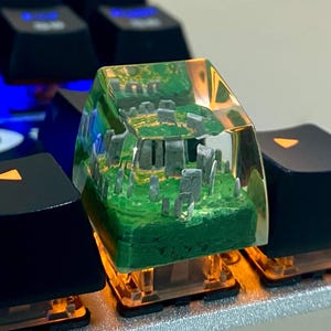 Stonehenge Harz Tastenkappe, handgemachte Artisan Tastenkappe, benutzerdefinierte Tastenkappe für mechanische Cherry MX Tastatur, ESC SA Profil Tastenkappe, personalisiertes Geschenk