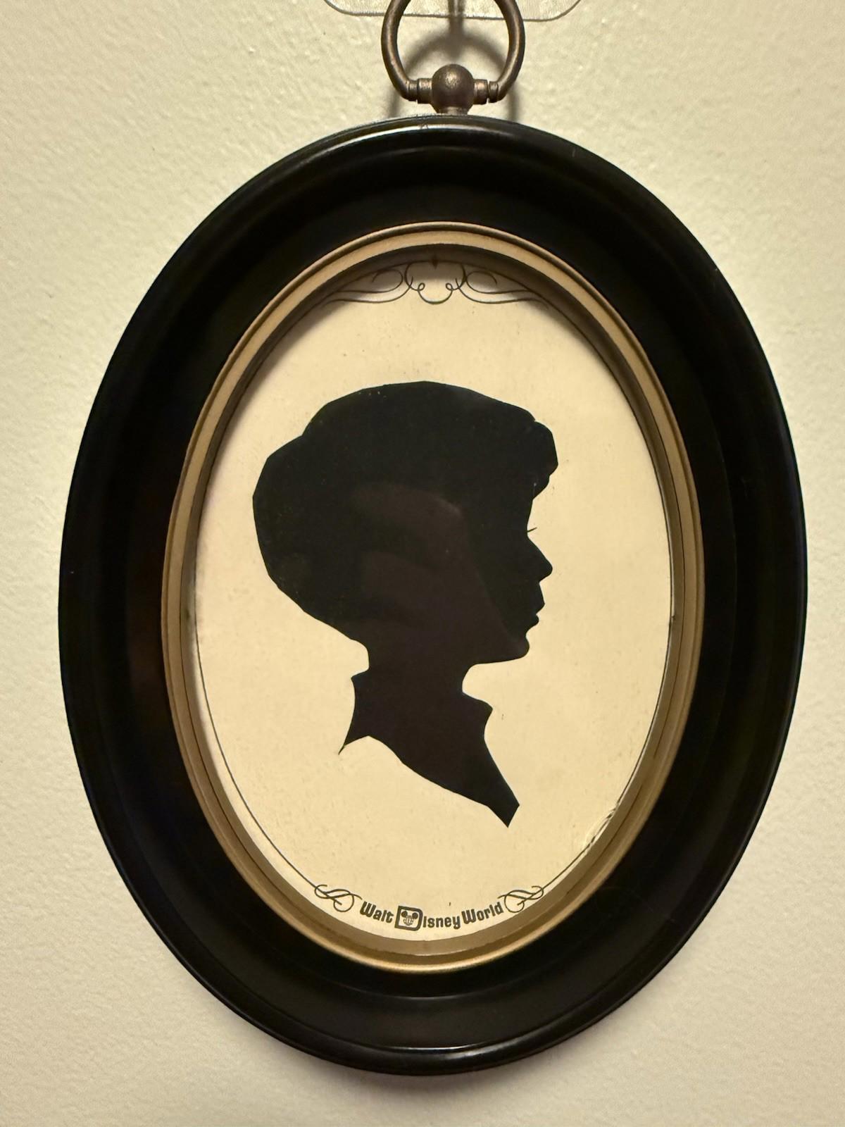 Vintage Walt Disney World Silhouette Art Frame Oval 8x6” Child - Original - READ